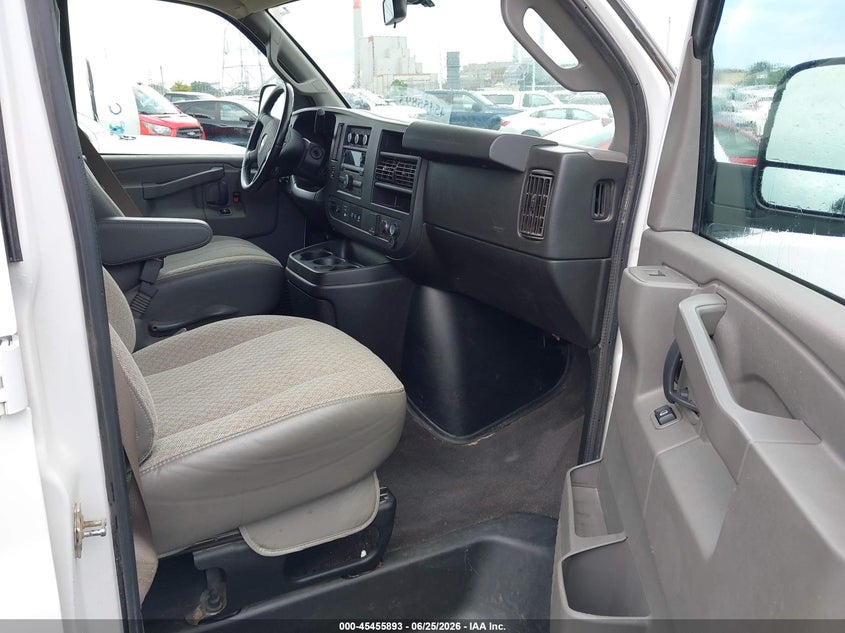 2021 Chevrolet Express VIN 1GAZGNFP7M1155402 IAAI salvage auction — NORMAL WEAR, Sf97 (Indiana), sold $17,100 on 2026-08-27 (photo 5)