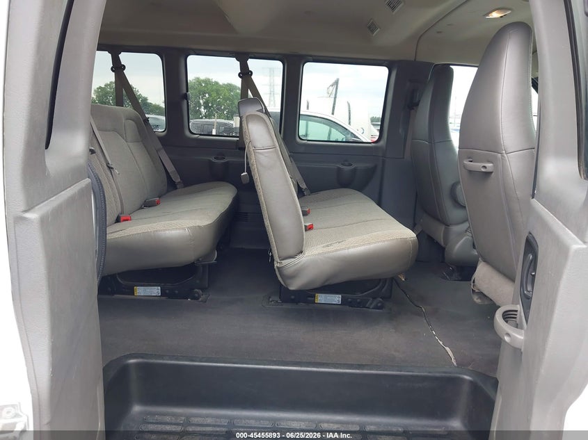 2021 Chevrolet Express VIN 1GAZGNFP7M1155402 IAAI salvage auction — NORMAL WEAR, Sf97 (Indiana), sold $17,100 on 2026-08-27 (photo 8)
