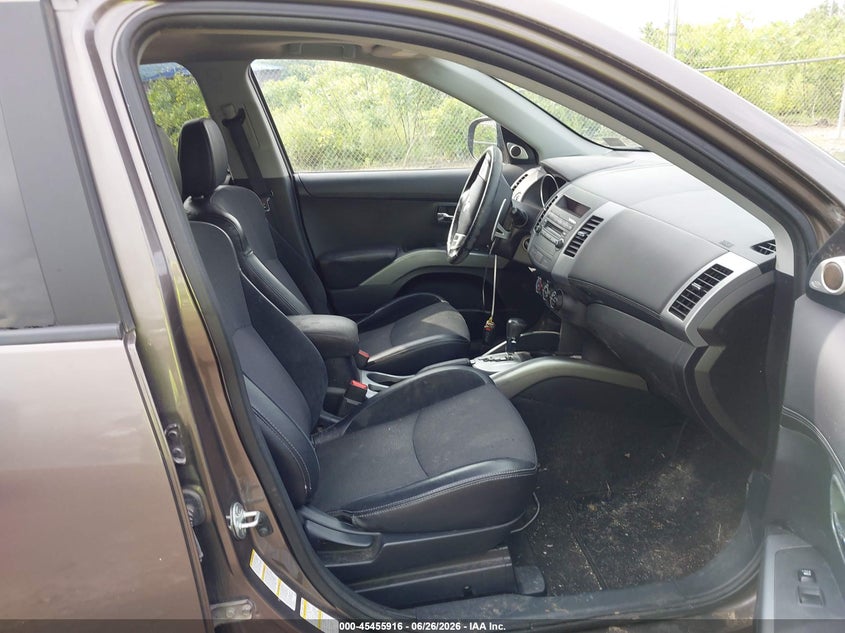 2011 Mitsubishi Outlander VIN JA4JT3AW3BU037761 IAAI salvage auction — LEFT REAR, Salvage (Pennsylvania), sold $600 on 2026-07-07 (photo 5)