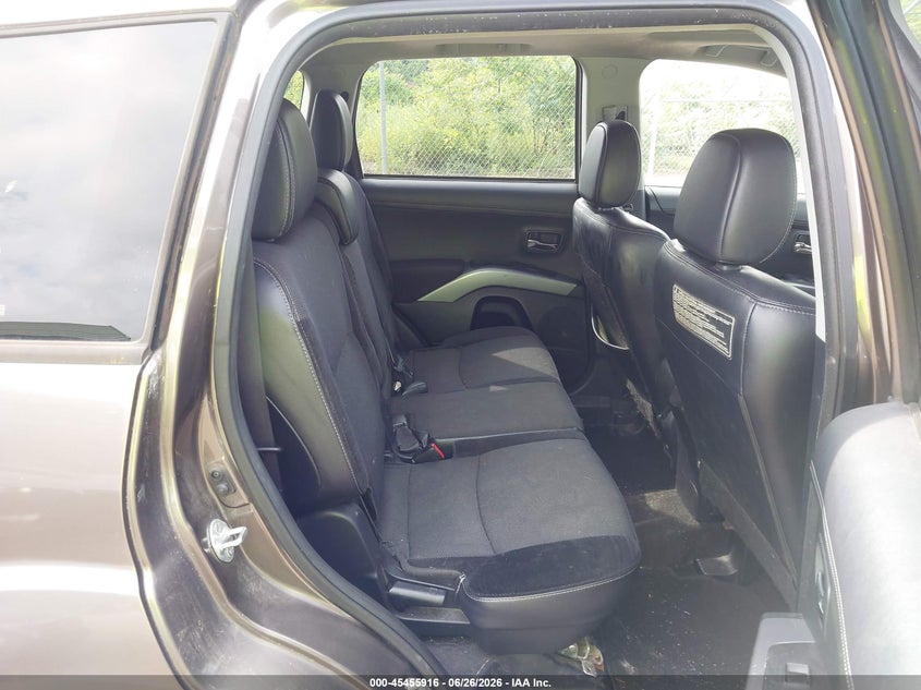 2011 Mitsubishi Outlander VIN JA4JT3AW3BU037761 IAAI salvage auction — LEFT REAR, Salvage (Pennsylvania), sold $600 on 2026-07-07 (photo 8)