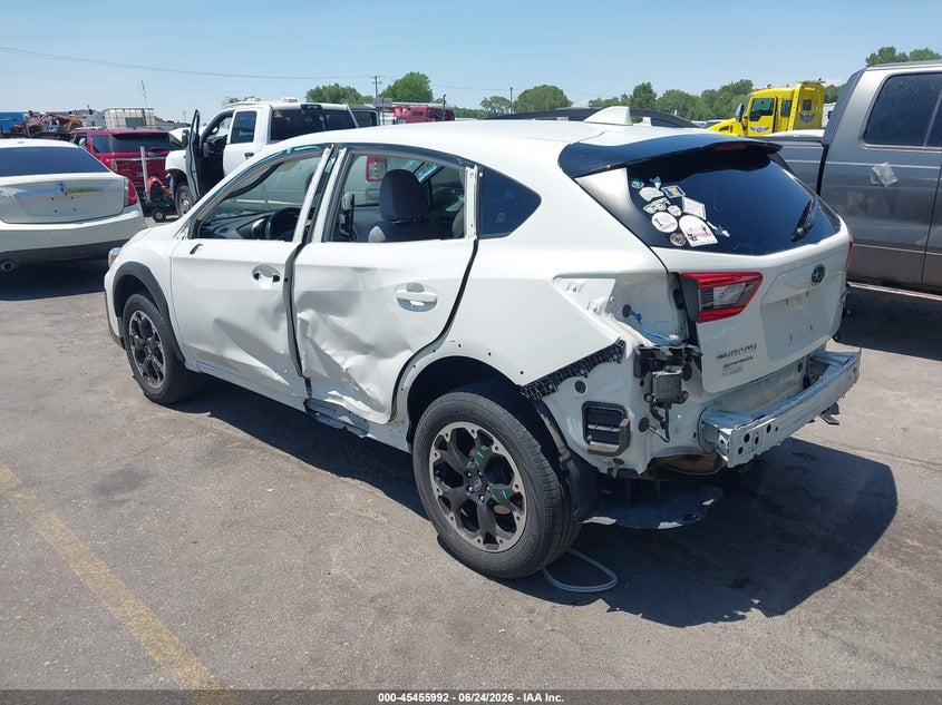 2022 Subaru Xv VIN JF2GTAEC1NH269438 IAAI salvage auction — FRONT & REAR, Salvage Title, sold $3,550 on 2026-07-30 (photo 3)