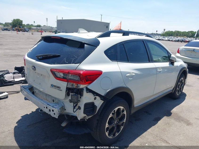 2022 Subaru Xv VIN JF2GTAEC1NH269438 IAAI salvage auction — FRONT & REAR, Salvage Title, sold $3,550 on 2026-07-30 (photo 4)