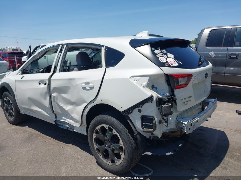 2022 Subaru Xv VIN JF2GTAEC1NH269438 IAAI salvage auction — FRONT & REAR, Salvage Title, sold $3,550 on 2026-07-30 (photo 6)