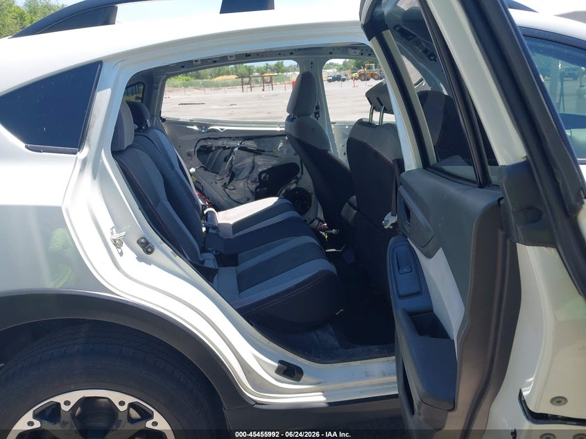2022 Subaru Xv VIN JF2GTAEC1NH269438 IAAI salvage auction — FRONT & REAR, Salvage Title, sold $3,550 on 2026-07-30 (photo 8)