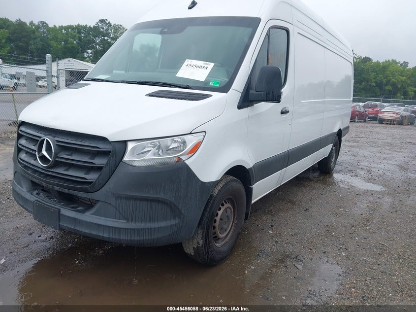 2024 Mercedes-benz Sprinter VIN W1Y4NCHY0RT174186 IAAI salvage auction — Burn Engine, Salvage Title, sold $17,525 on 2026-07-17 (photo 2)