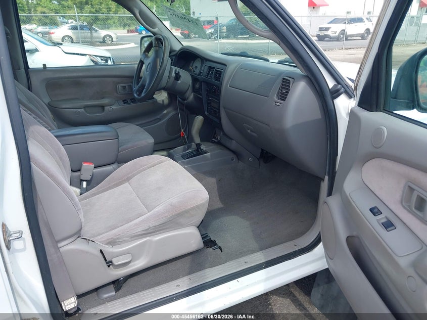 2004 Toyota Tacoma VIN 5TEGM92NX4Z451958 IAAI salvage auction — FRONT & REAR, Rebuildable (Florida), sold $2,550 on 2026-07-14 (photo 5)
