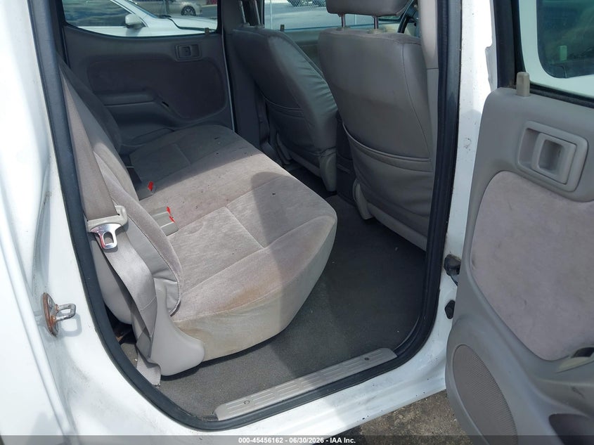 2004 Toyota Tacoma VIN 5TEGM92NX4Z451958 IAAI salvage auction — FRONT & REAR, Rebuildable (Florida), sold $2,550 on 2026-07-14 (photo 8)