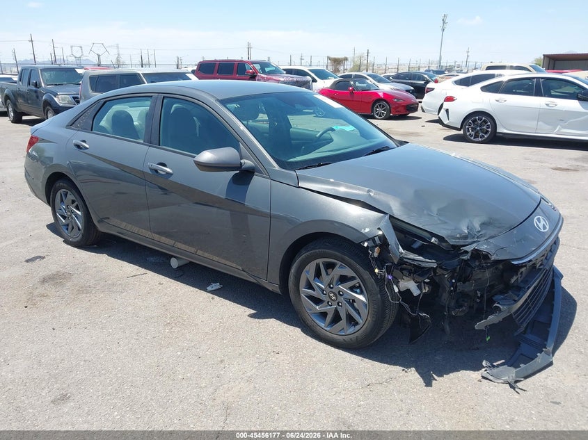 2024 Hyundai Elantra VIN KMHLM4DG0RU836053 IAAI salvage auction — RIGHT FRONT, Salvage Title, sold $2,600 on 2026-07-23 (photo 1)