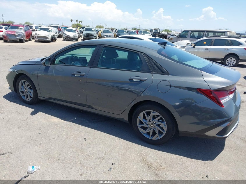 2024 Hyundai Elantra VIN KMHLM4DG0RU836053 IAAI salvage auction — RIGHT FRONT, Salvage Title, sold $2,600 on 2026-07-23 (photo 3)