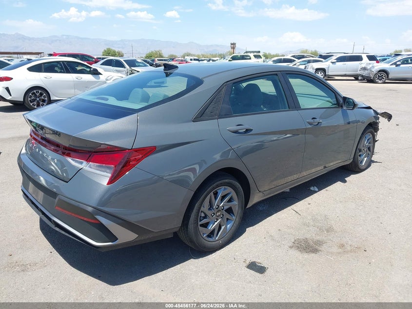 2024 Hyundai Elantra VIN KMHLM4DG0RU836053 IAAI salvage auction — RIGHT FRONT, Salvage Title, sold $2,600 on 2026-07-23 (photo 4)