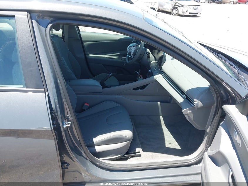 2024 Hyundai Elantra VIN KMHLM4DG0RU836053 IAAI salvage auction — RIGHT FRONT, Salvage Title, sold $2,600 on 2026-07-23 (photo 5)