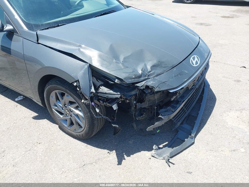 2024 Hyundai Elantra VIN KMHLM4DG0RU836053 IAAI salvage auction — RIGHT FRONT, Salvage Title, sold $2,600 on 2026-07-23 (photo 6)