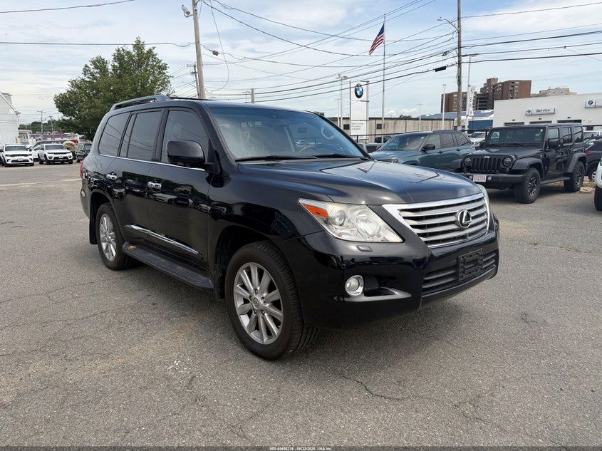 2011 Lexus Lx 570 VIN JTJHY7AX5B4082039 — IAAI salvage auction photo
