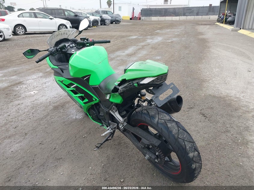 2014 Kawasaki Ninja VIN JKAEX8A17EA002153 IAAI salvage auction — LEFT & RIGHT, Salvage (California), sold $575 on 2026-07-20 (photo 3)
