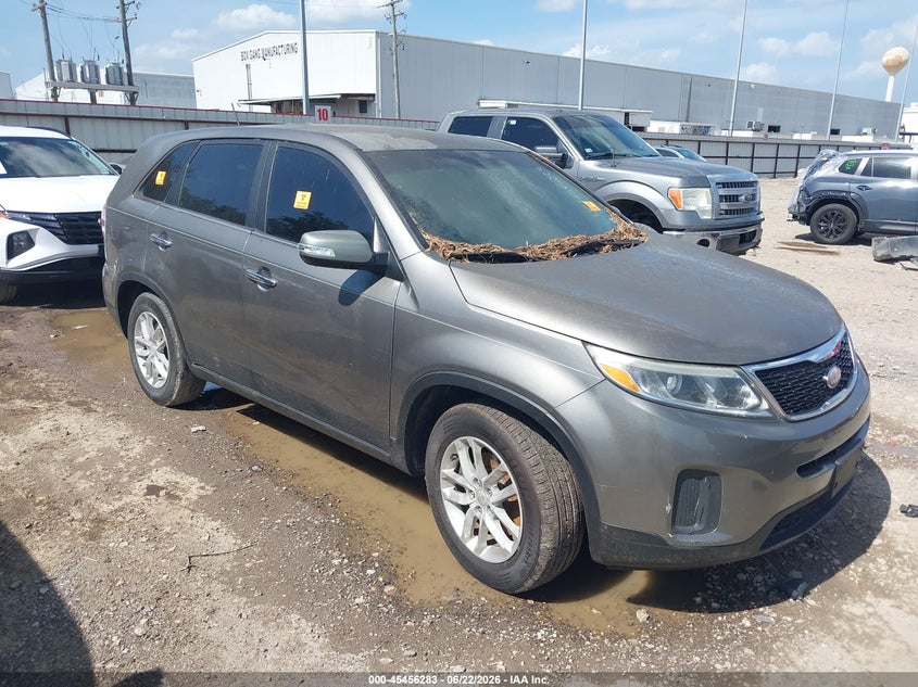 2014 Kia Sorento VIN 5XYKT4A67EG425968 IAAI salvage auction — NORMAL WEAR, Original (Texas), sold $1,075 on 2026-07-16 (photo 1)