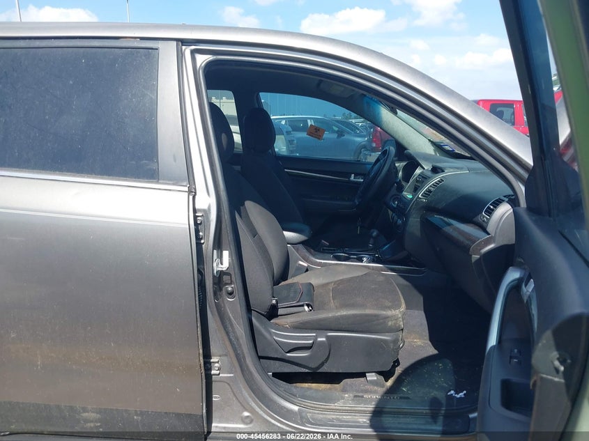 2014 Kia Sorento VIN 5XYKT4A67EG425968 IAAI salvage auction — NORMAL WEAR, Original (Texas), sold $1,075 on 2026-07-16 (photo 5)