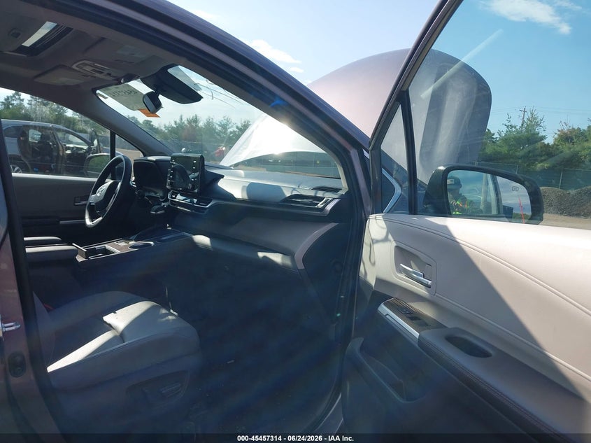 2021 Toyota Sienna VIN 5TDJRKEC8MS029113 IAAI salvage auction — FRONT END, Salvage Title, sold $5,300 on 2026-07-28 (photo 5)