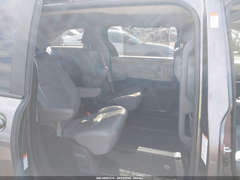 2021 Toyota Sienna VIN 5TDJRKEC8MS029113 IAAI salvage auction — FRONT END, Salvage Title, sold $5,300 on 2026-07-28 (photo 8)