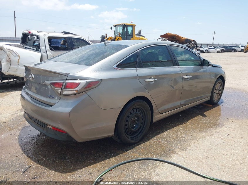 2017 Hyundai Sonata hybrid VIN KMHE24L13HA059458 IAAI salvage auction — NORMAL WEAR, Original (Texas), sold $225 on 2026-07-21 (photo 4)