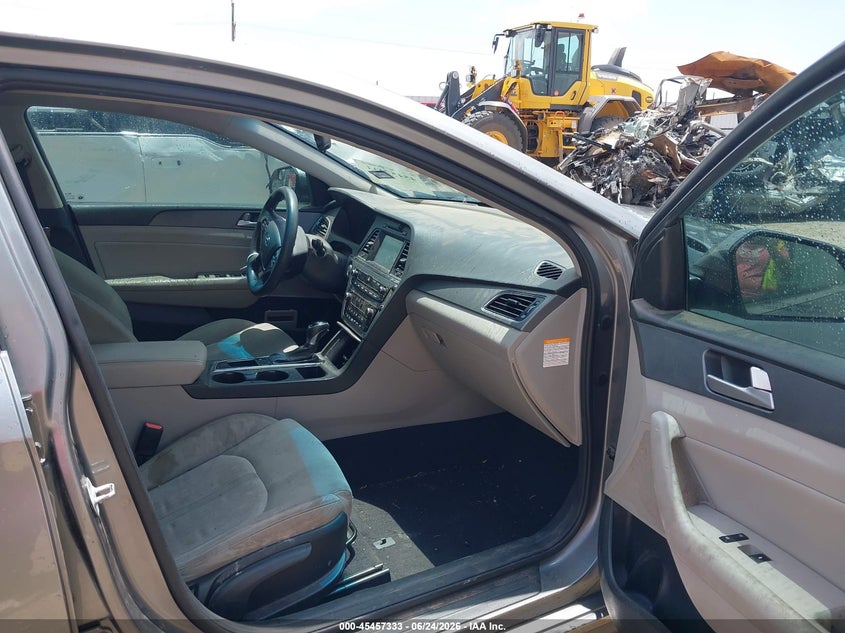 2017 Hyundai Sonata hybrid VIN KMHE24L13HA059458 IAAI salvage auction — NORMAL WEAR, Original (Texas), sold $225 on 2026-07-21 (photo 5)