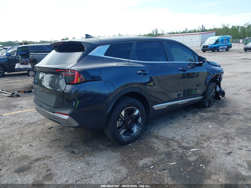 2026 Kia Sportage VIN 5XYK23DF2TG416391 IAAI salvage auction — RIGHT FRONT, Salvage Title, sold $4,050 on 2026-07-29 (photo 4)