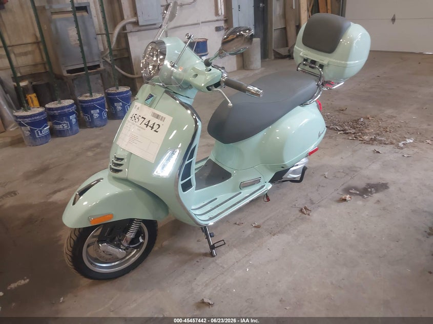 2026 Vespa Gts VIN ZAPMD30N0T5100236 IAAI salvage auction — LEFT & RIGHT, Salvage (Vermont), sold $2,550 on 2026-07-22 (photo 2)