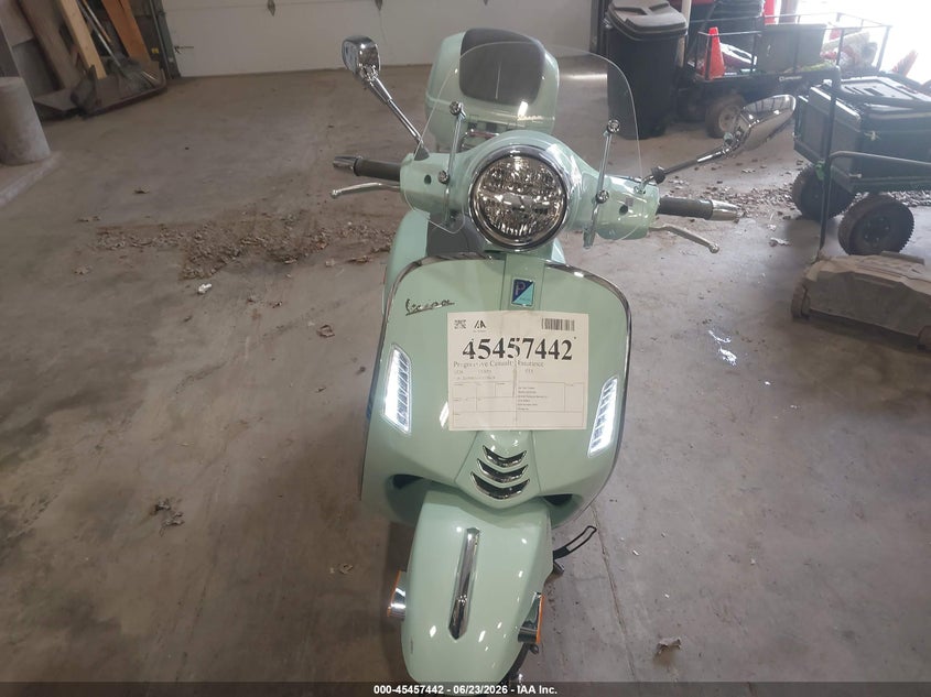 2026 Vespa Gts VIN ZAPMD30N0T5100236 IAAI salvage auction — LEFT & RIGHT, Salvage (Vermont), sold $2,550 on 2026-07-22 (photo 5)