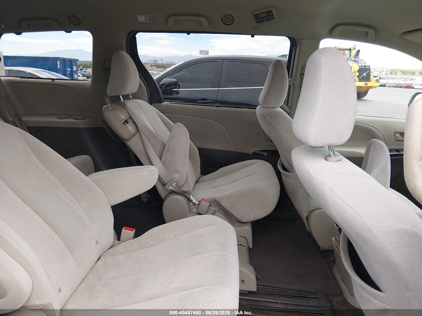 2014 Toyota Sienna VIN 5TDKK3DC4ES489824 IAAI salvage auction — NORMAL WEAR, Clear (California), sold $2,325 on 2026-07-20 (photo 8)