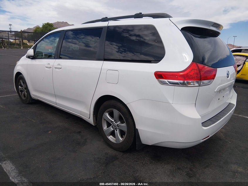2014 Toyota Sienna VIN 5TDKK3DC4ES489824 IAAI salvage auction — NORMAL WEAR, Clear (California), sold $2,325 on 2026-07-20 (photo 3)