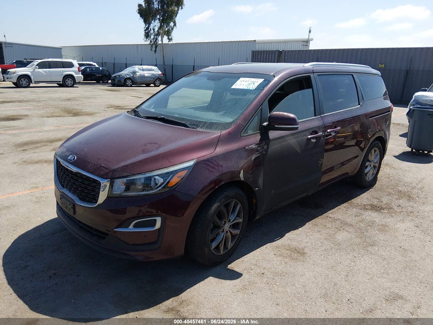 2020 Kia SEDONA VIN KNDMB5C19L6642313 IAAI salvage auction — EXTERIOR BURN, Salvage (California), sold $25 on 2026-07-29 (photo 2)