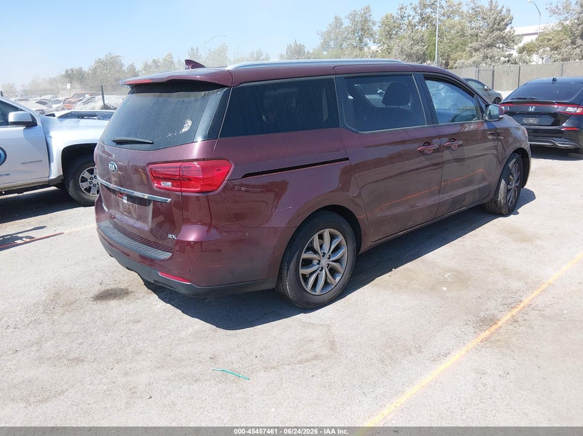 2020 Kia SEDONA VIN KNDMB5C19L6642313 IAAI salvage auction — EXTERIOR BURN, Salvage (California), sold $25 on 2026-07-29 (photo 4)