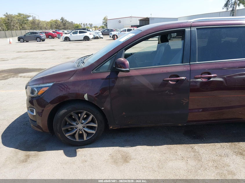 2020 Kia SEDONA VIN KNDMB5C19L6642313 IAAI salvage auction — EXTERIOR BURN, Salvage (California), sold $25 on 2026-07-29 (photo 6)