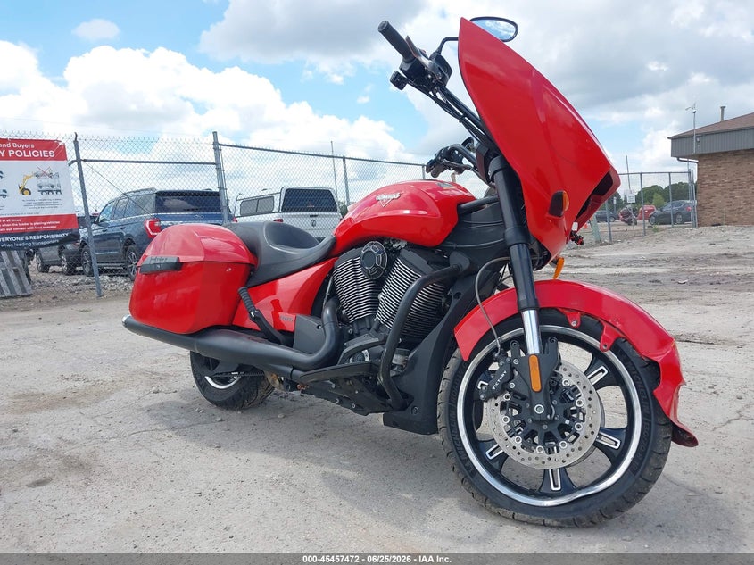 2014 Victory Cross country VIN 5VPDW36N5E3032955 — IAAI salvage auction photo