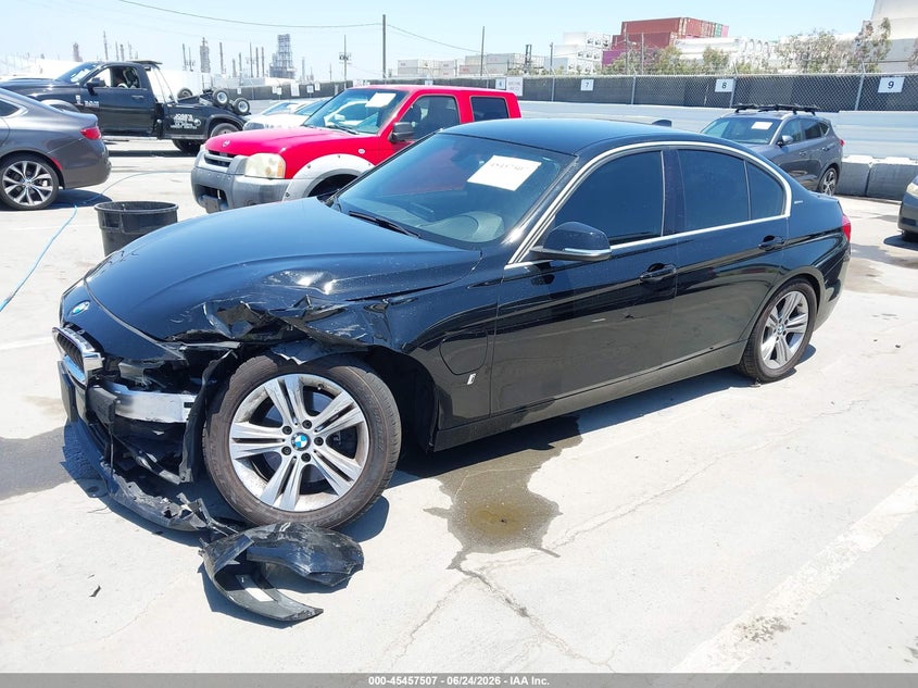 2017 BMW 3er VIN WBA8E1C31HA029106 IAAI salvage auction — FRONT END, Salvage Title, sold $2,000 on 2026-07-29 (photo 2)