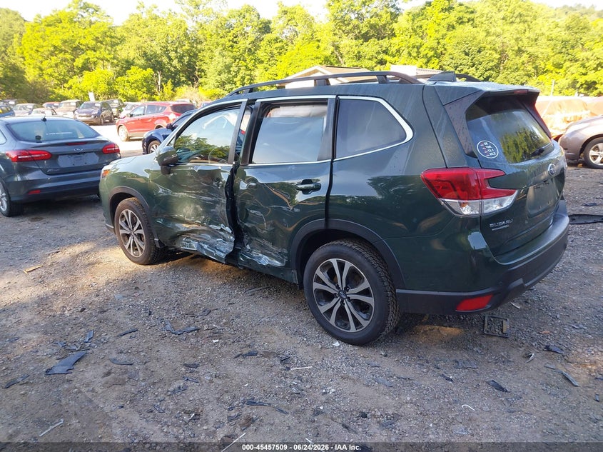 2023 Subaru Forester VIN JF2SKAPC4PH450529 IAAI salvage auction — SIDE, Salvage Title, sold $6,000 on 2026-07-31 (photo 3)