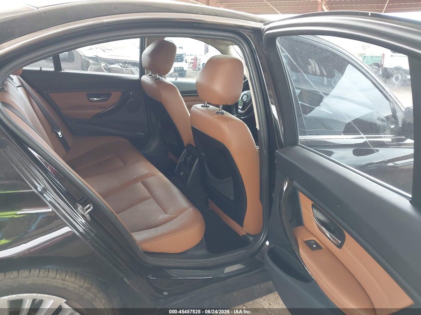 2014 BMW 3er VIN WBA3A9G50ENR97461 IAAI salvage auction — RIGHT FRONT, Salvage (Arizona), sold $1,600 on 2026-07-28 (photo 8)