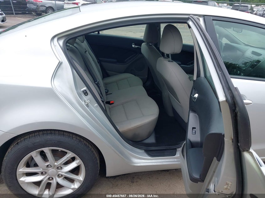 2015 Kia Forte VIN KNAFX4A69F5269476 IAAI salvage auction — LEFT SIDE, Salvage Title, sold $1,550 on 2026-07-16 (photo 8)