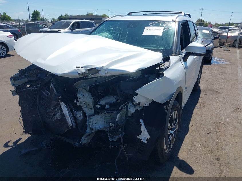 2022 Toyota Highlander VIN 5TDGZRBHXNS585492 IAAI salvage auction — FRONT END, Wait Title, sold $10,000 on 2026-08-01 (photo 2)