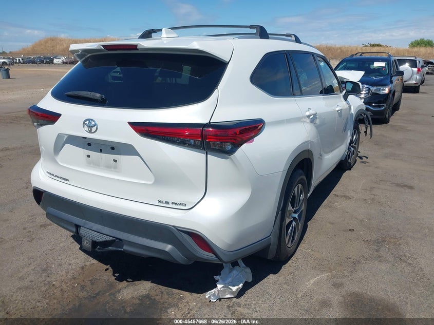 2022 Toyota Highlander VIN 5TDGZRBHXNS585492 IAAI salvage auction — FRONT END, Wait Title, sold $10,000 on 2026-08-01 (photo 4)