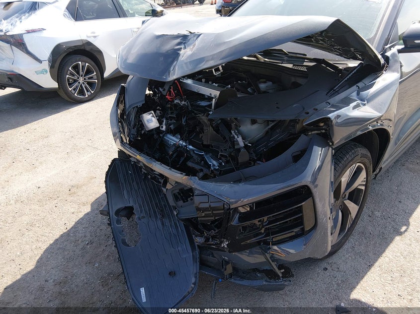 2025 Audi Q6 VIN WA124BGF7SA067415 IAAI salvage auction — FRONT END, Salvage Title, sold $14,200 on 2026-08-10 (photo 6)