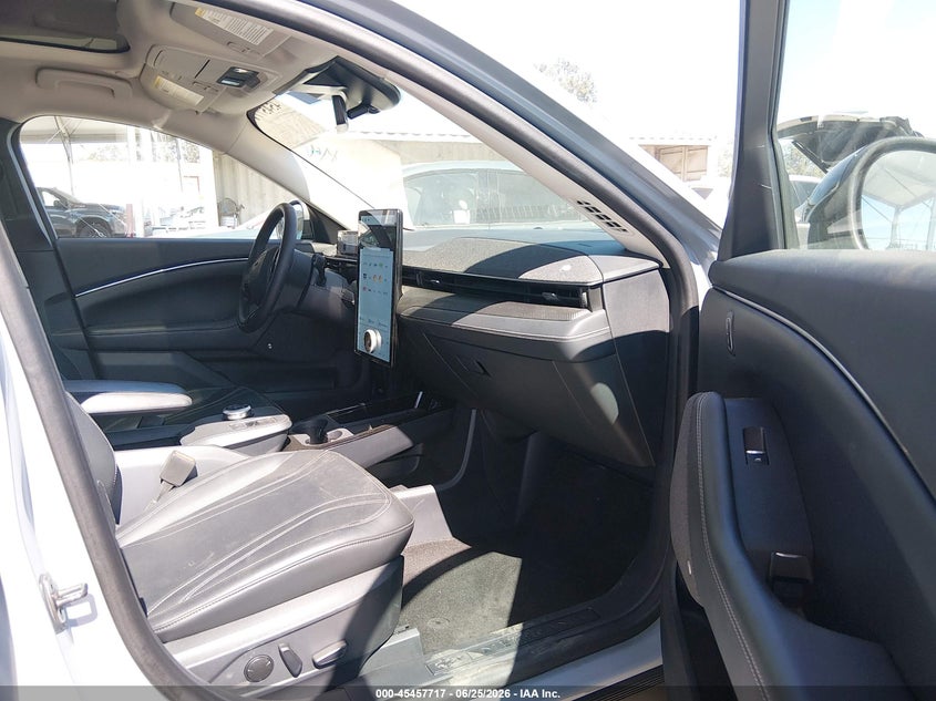 2024 Ford Mustang mach-e VIN 3FMTK3R45RMA09457 IAAI salvage auction — LEFT FRONT, Salvage Title, sold $13,450 on 2026-07-29 (photo 5)