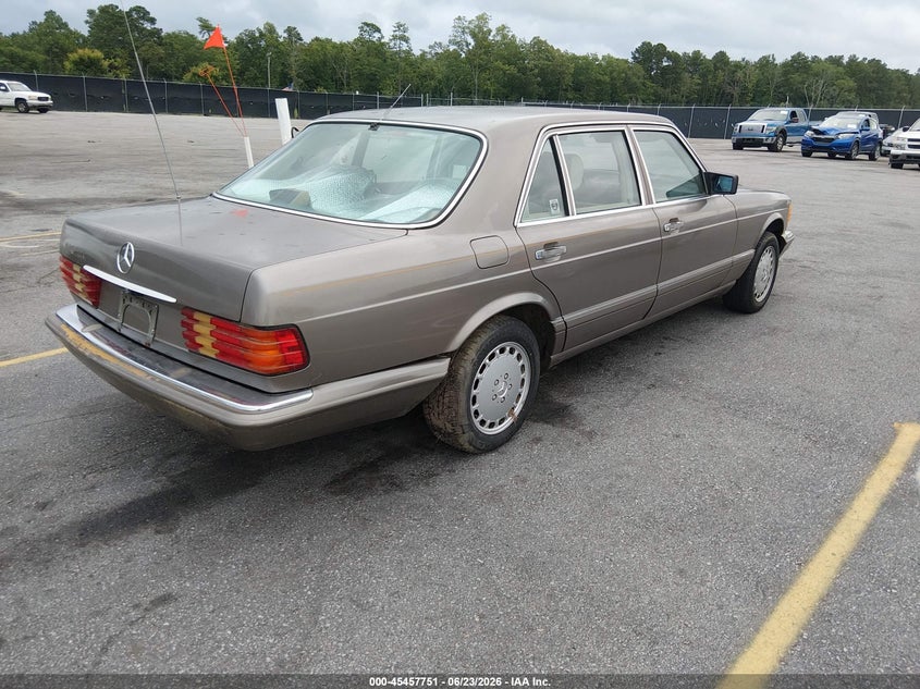 1987 Mercedes-benz VIN WDBCA35D9HA359729 IAAI salvage auction — NORMAL WEAR, Clear (South Carolina), sold $1,825 on 2026-07-22 (photo 4)