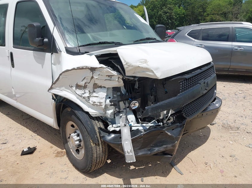 2024 Chevrolet Express VIN 1GCWGAF78R1174714 IAAI salvage auction — FRONT END, Salvage Title, sold $7,050 on 2026-08-31 (photo 6)