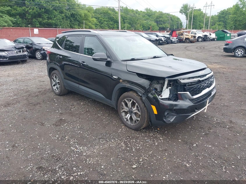 2023 Kia Seltos VIN KNDERCAA2P7378875 IAAI salvage auction — RIGHT SIDE, Salvage Title, sold $1,950 on 2026-08-28 (photo 1)