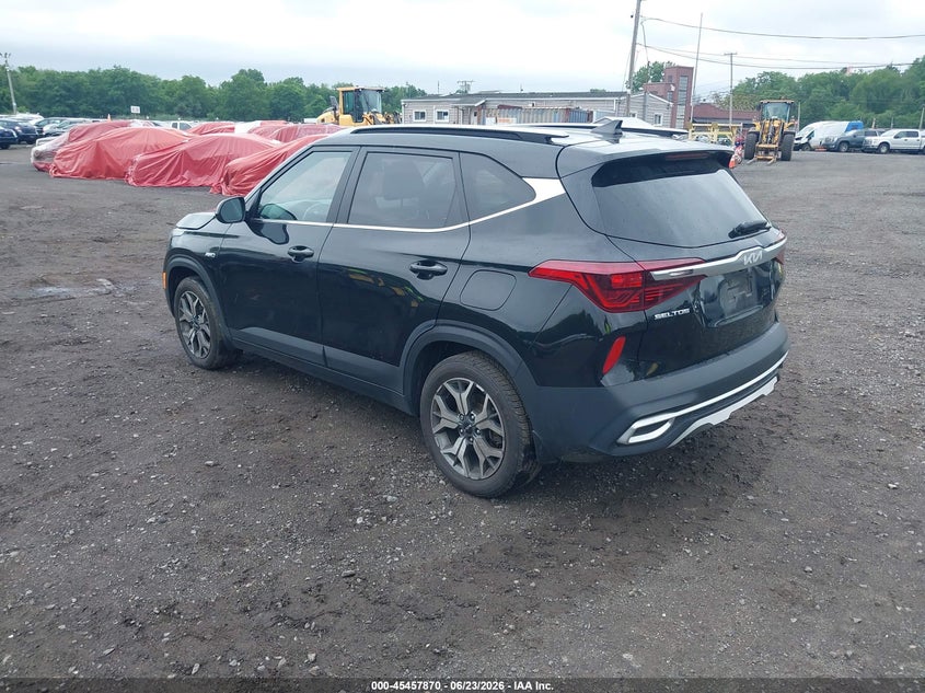 2023 Kia Seltos VIN KNDERCAA2P7378875 IAAI salvage auction — RIGHT SIDE, Salvage Title, sold $1,950 on 2026-08-28 (photo 3)