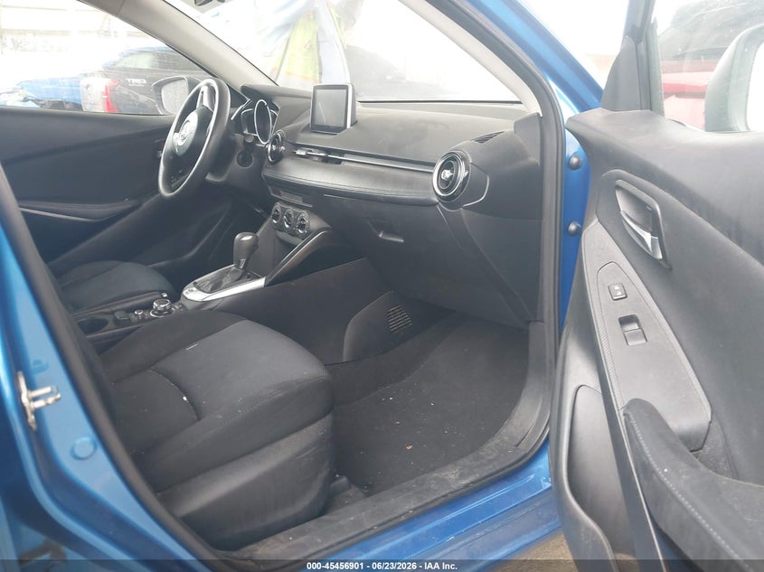 2018 Toyota Yaris VIN 3MYDLBYV6JY312479 IAAI salvage auction — FRONT & REAR, Salvage (California), sold $2,300 on 2026-07-09 (photo 5)