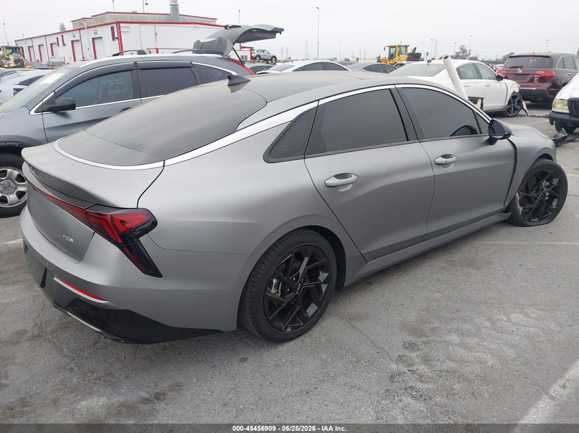 2026 Kia K5 VIN KNAG64J78T5400697 IAAI salvage auction — SIDE, Salvage Title, sold $8,700 on 2026-08-02 (photo 4)