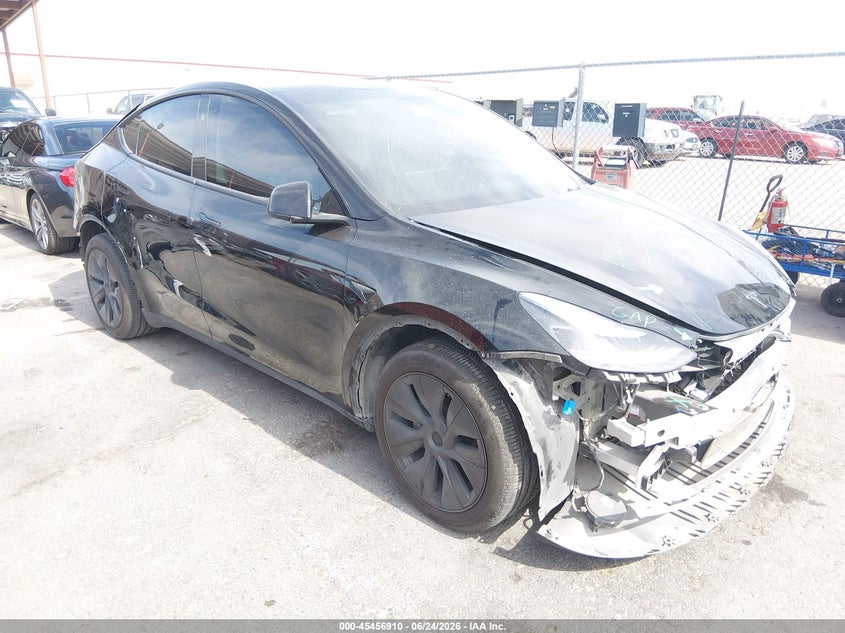 2024 Tesla Model y VIN 7SAYGDEEXRA317339 IAAI salvage auction — FRONT & REAR, Salvage Title, sold $13,700 on 2026-08-19 (photo 1)