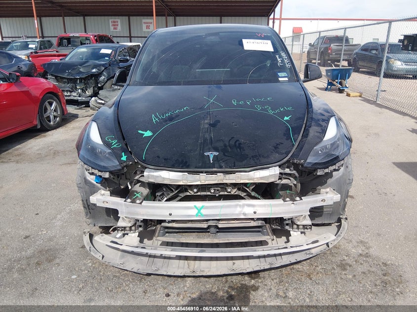 2024 Tesla Model y VIN 7SAYGDEEXRA317339 IAAI salvage auction — FRONT & REAR, Salvage Title, sold $13,700 on 2026-08-19 (photo 6)