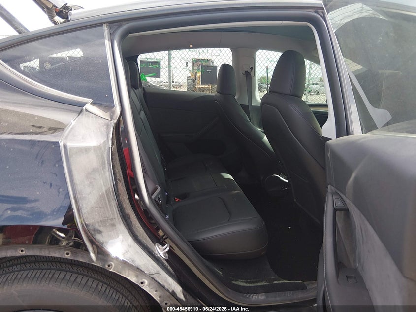 2024 Tesla Model y VIN 7SAYGDEEXRA317339 IAAI salvage auction — FRONT & REAR, Salvage Title, sold $13,700 on 2026-08-19 (photo 8)